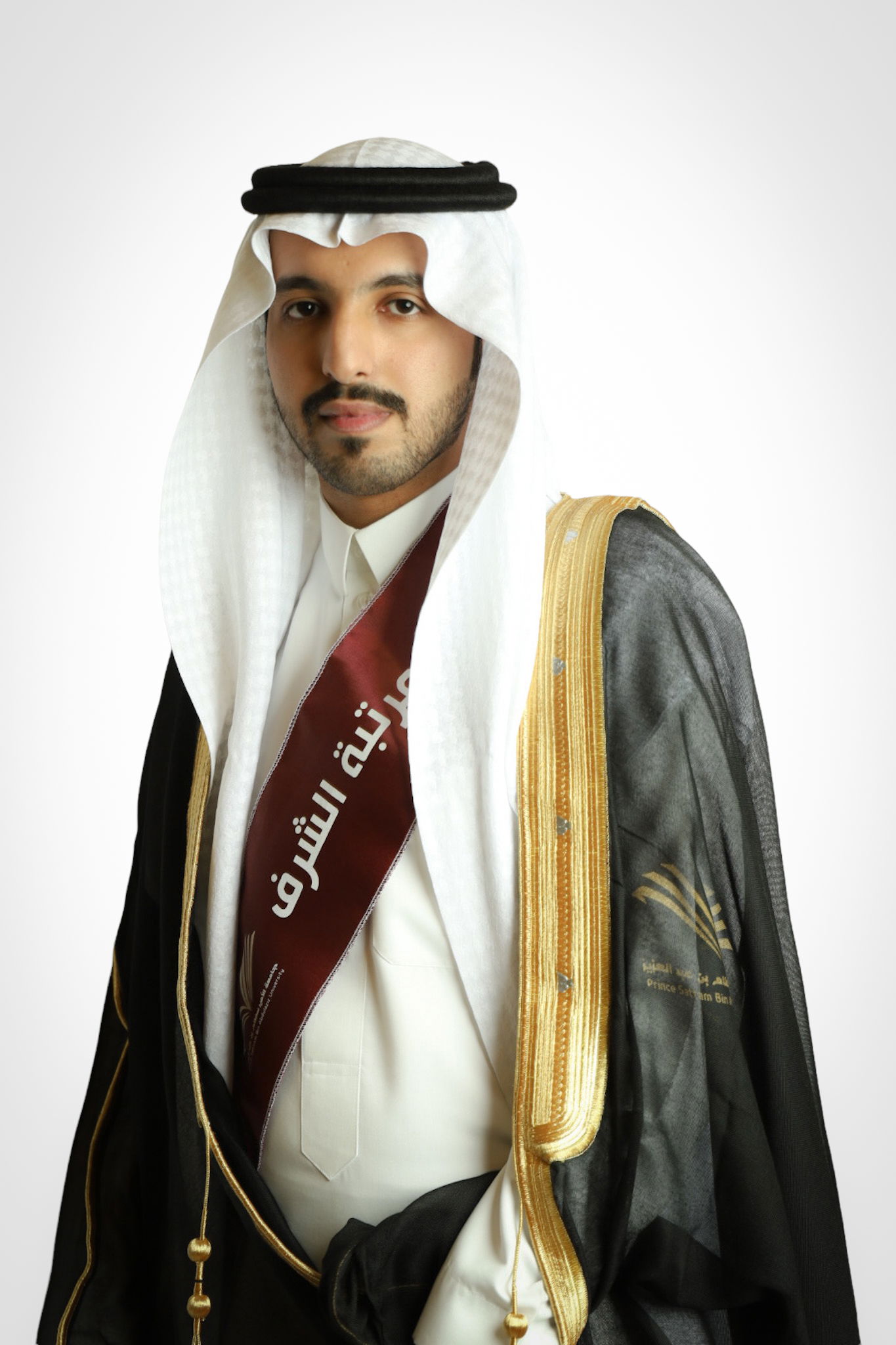 خريجيين كلية الصيدلة