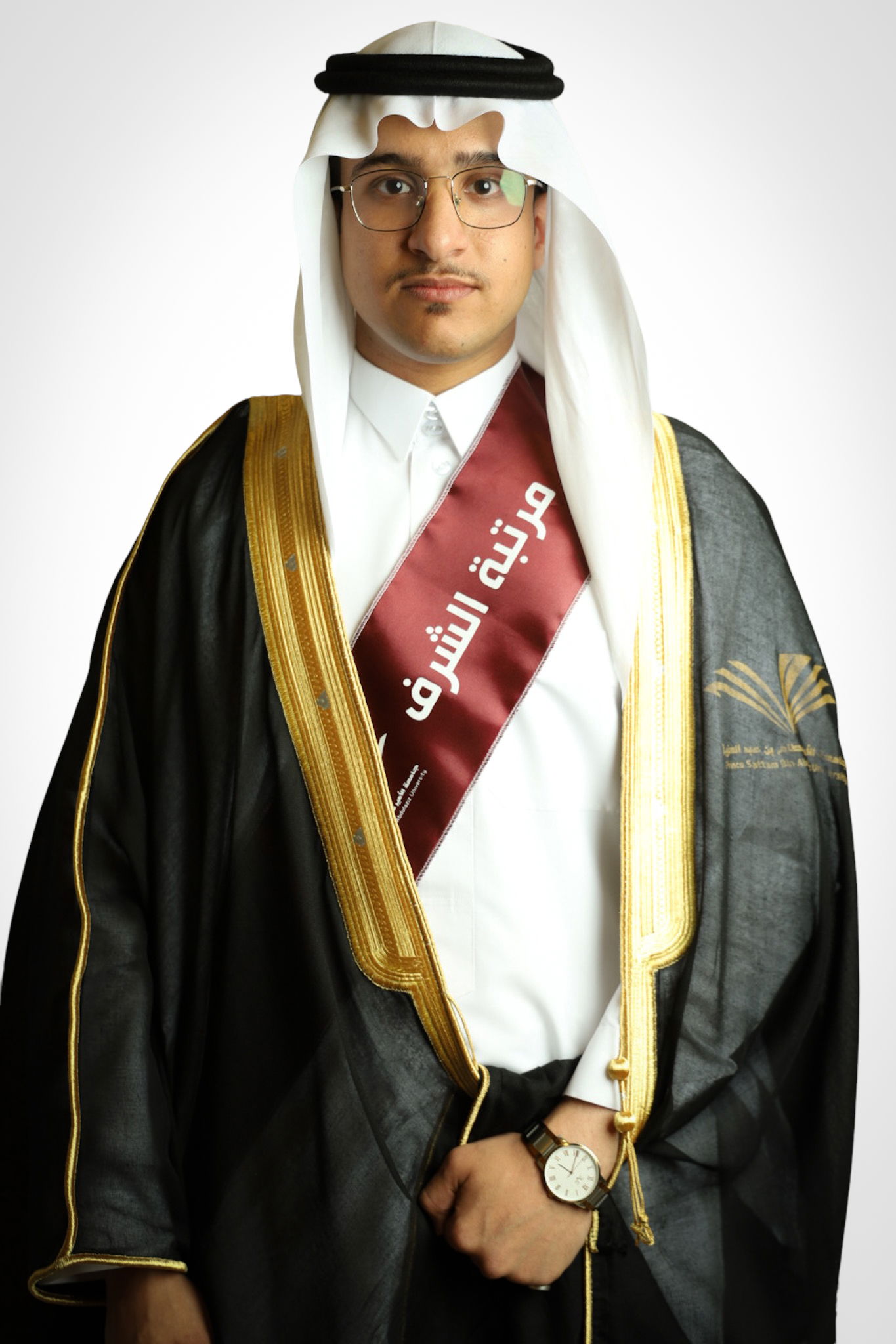 خريجيين كلية الصيدلة