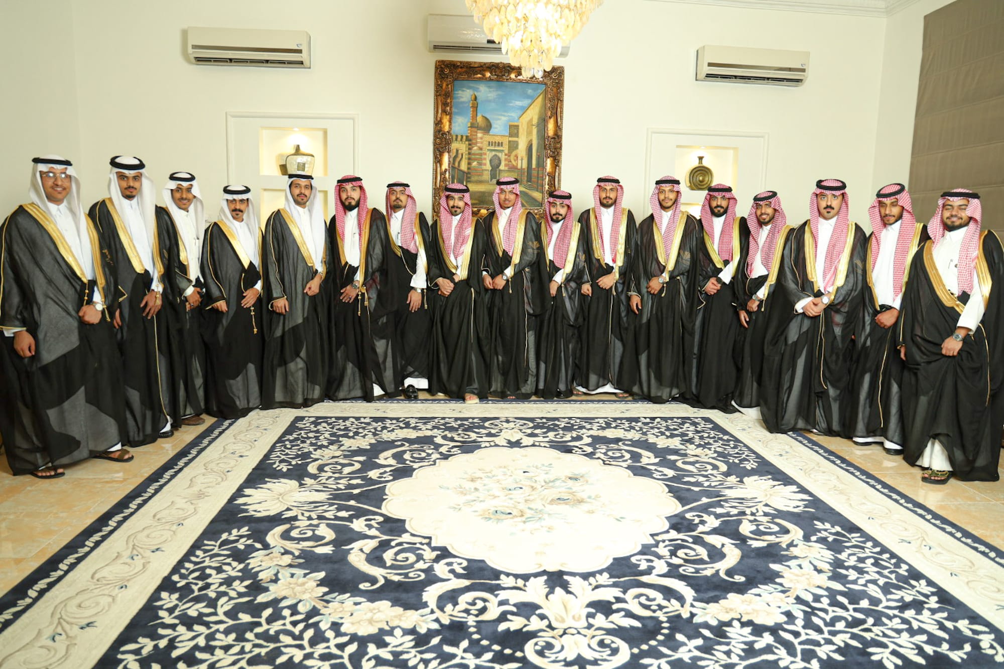 خريجيين كلية الصيدلة