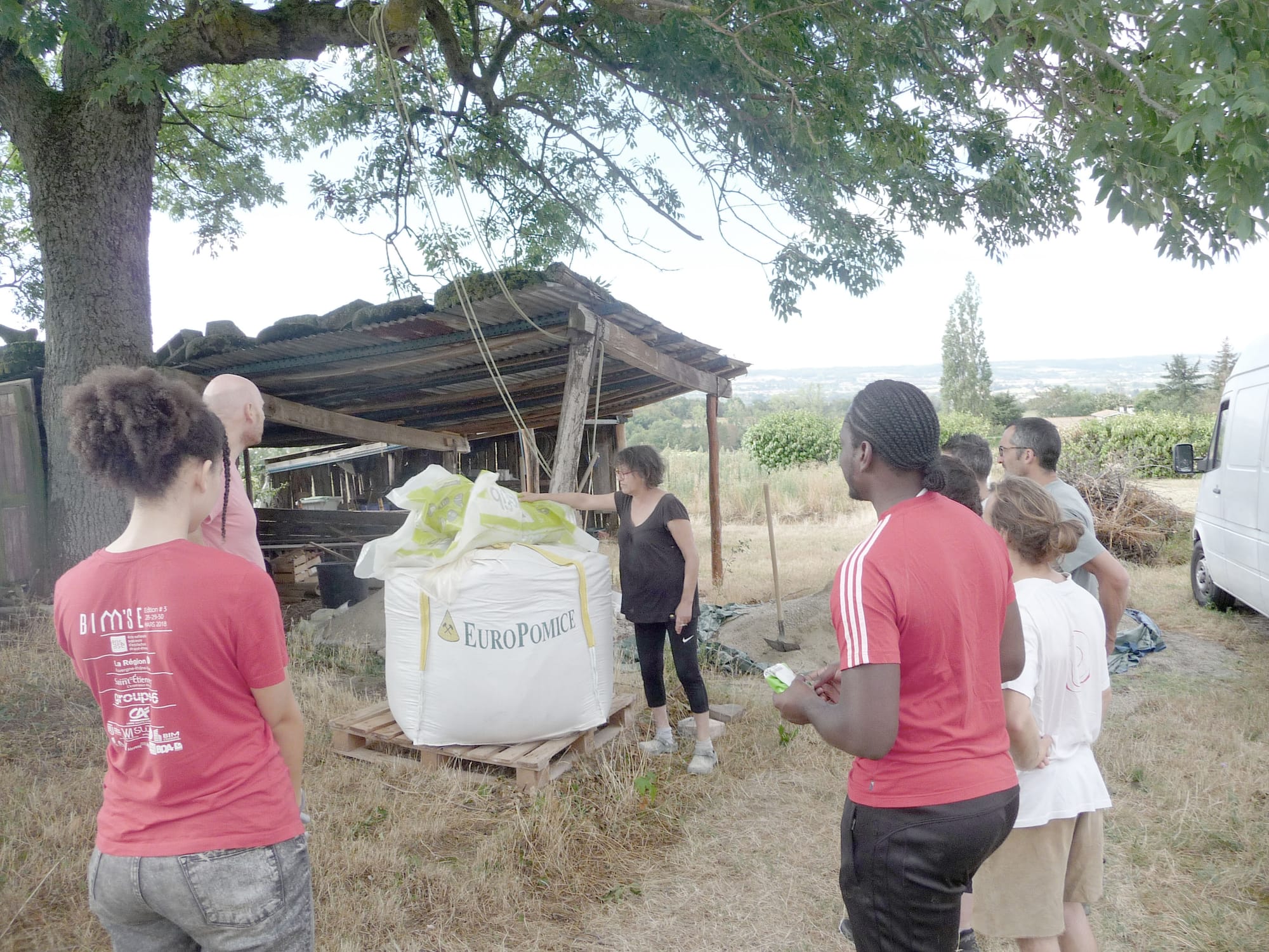 CHANTIER PARTICIPATIF A ESTRABLIN EN ISERE