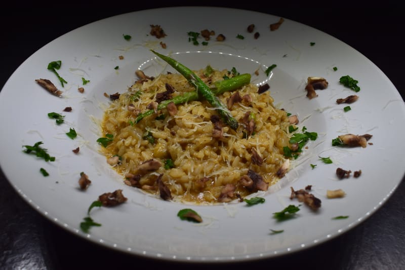 Risotto de espargos e cogumelos