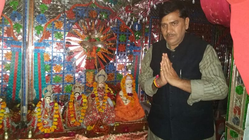 आज करीला में मां जानकी मंदिर में महर्षि वाल्मीकि जी ,मां जानकी जी ,लव-कुश पंचमी के अवसर पर दर्शन कीये माता जी का आशीर्वाद प्राप्त किया जय सीता मैया जय सीता राम ।।।🙏🙏🙏🙏🙏🙏