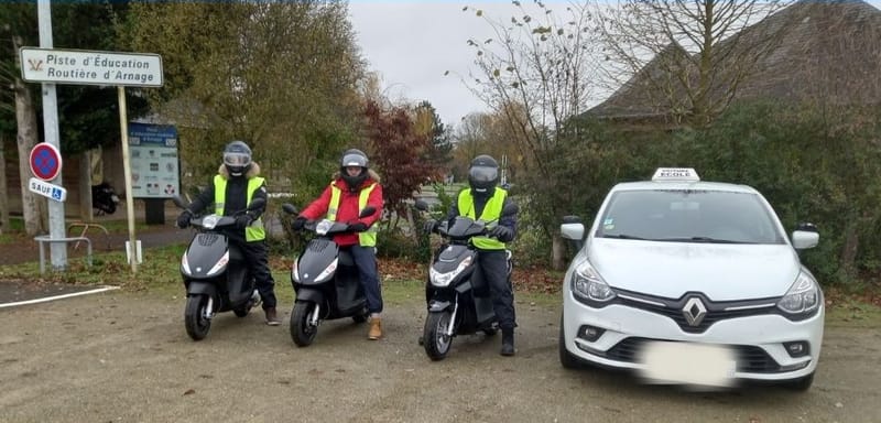 Apprentissage cyclomoteur et permis AM