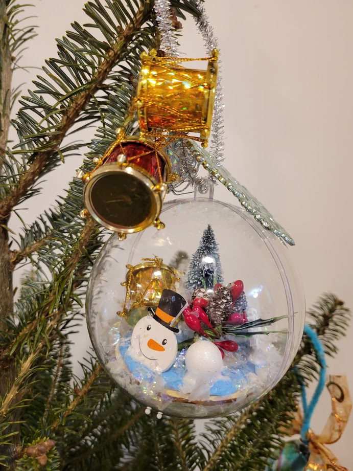 Holiday Adventures. Creating Winter Ornaments.