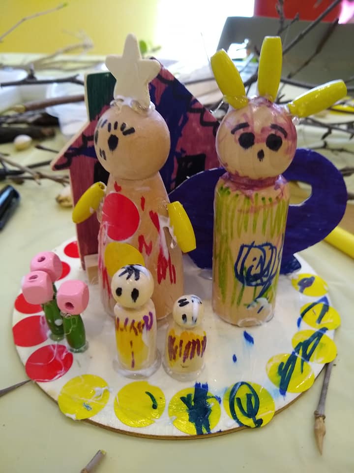 Деревянная композиция (с росписью деревянных кукол)