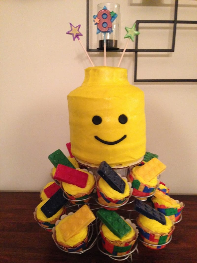 Lego Cake with Cupcakes