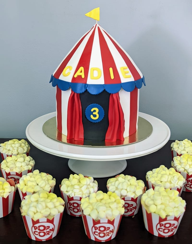Carnival Cake and Popcorn Cupcakes
