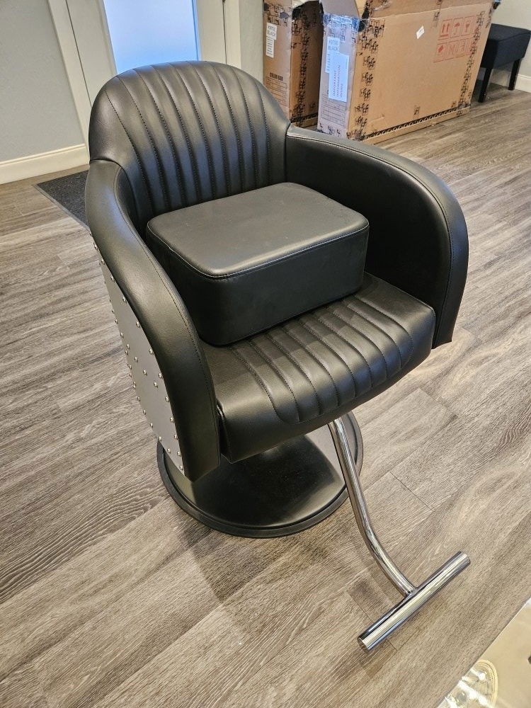 Hair Stylist Chair Assembly
