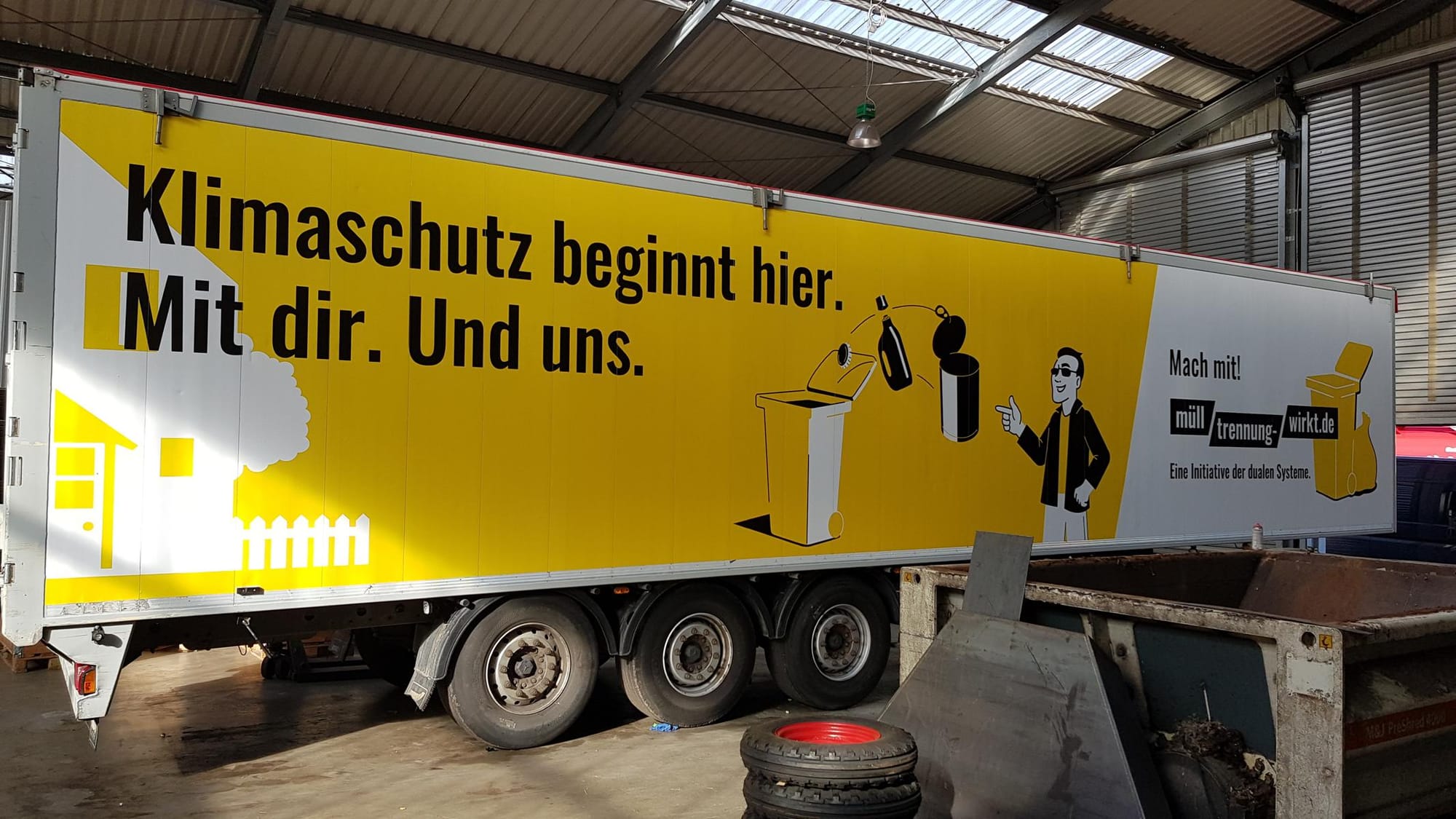 Beschriftung LKW-Auflieger