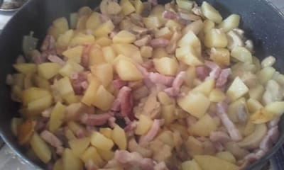 Poêlée de pomme de terre, lardons et champignon