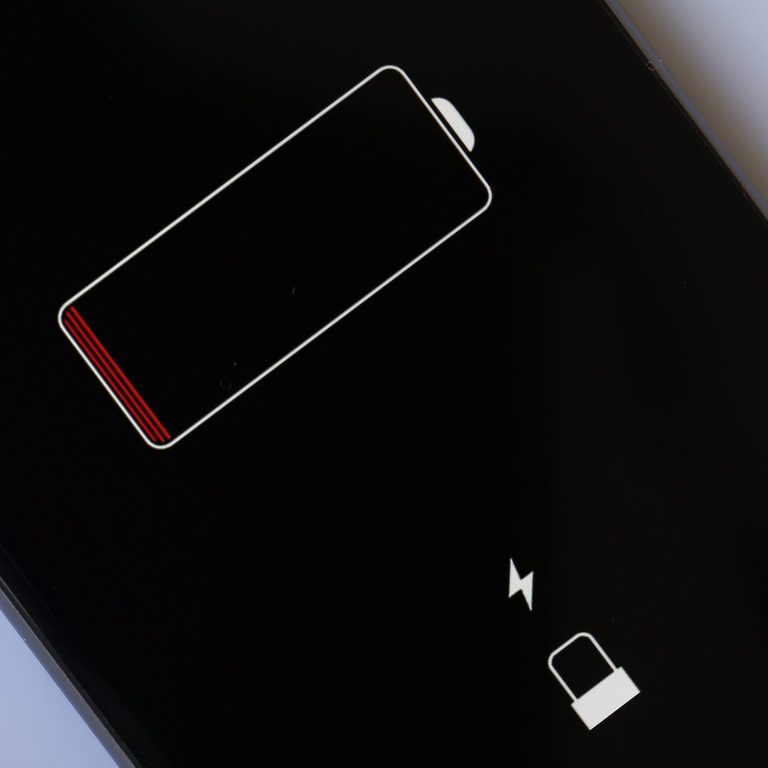 5 Pro Tips for Maintaining a 100% Healthy Phone Battery