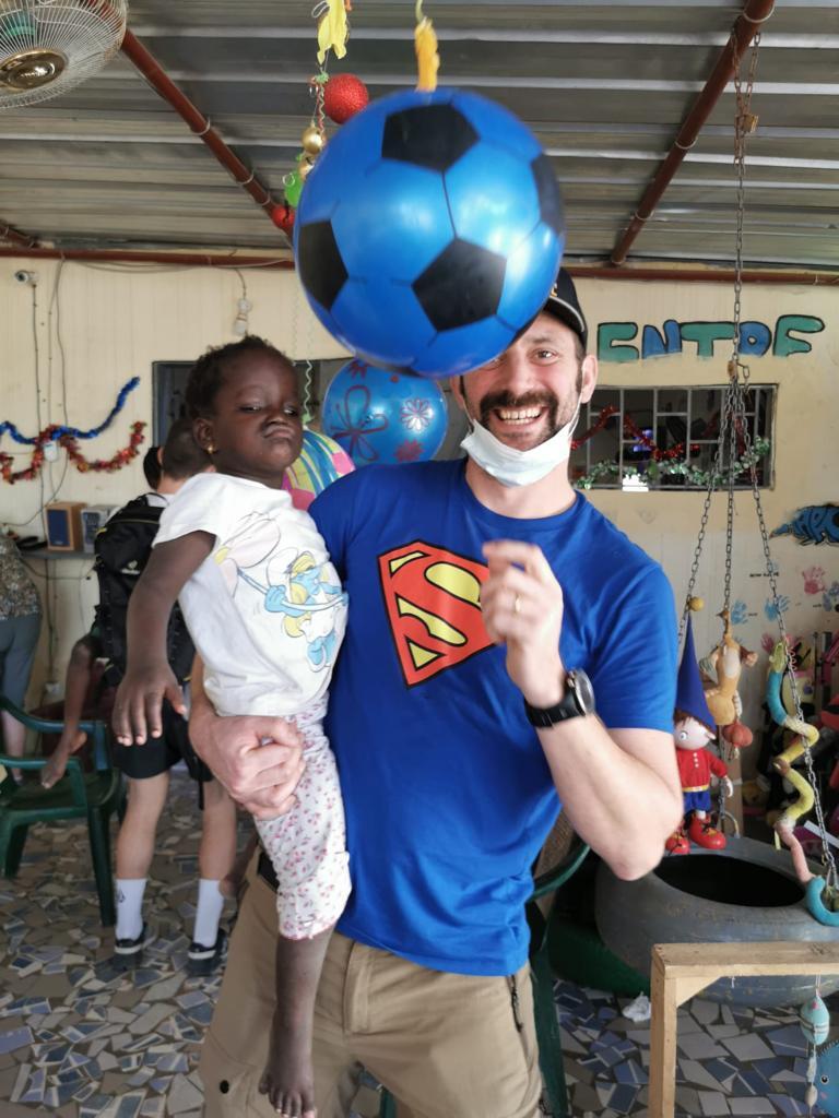 Crèche pour enfants IMC à Pout - aide pour les travaux et le matériel adapté
