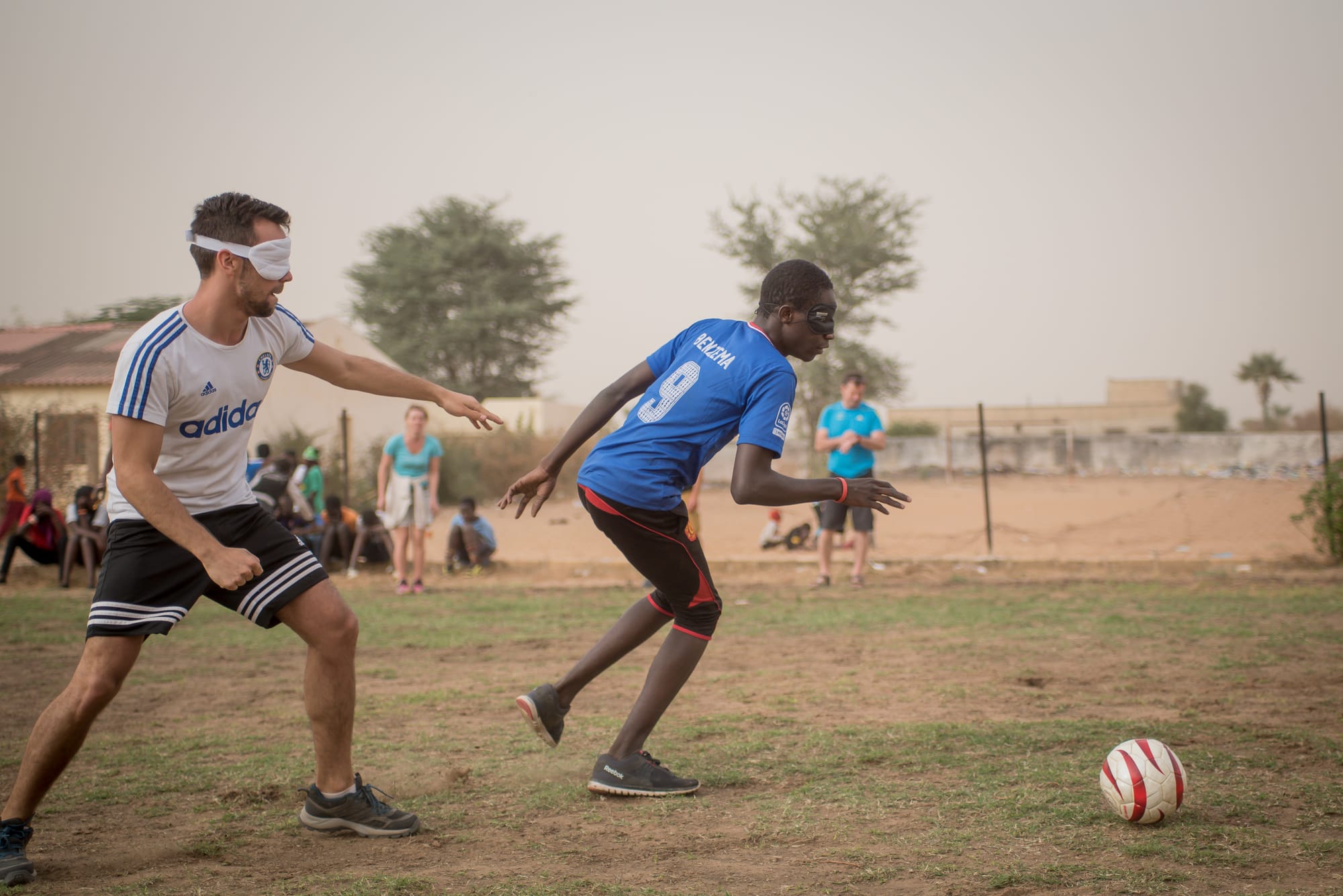 Apport de matériel à l'INEFJA, au CERFA et au club d'handiBasket de Thiès