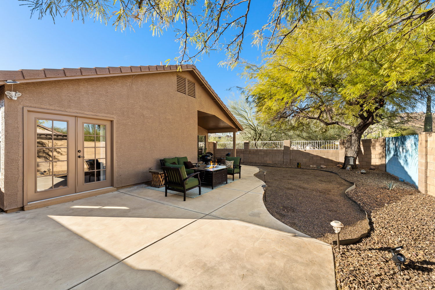 Dinosaur Mountain Retreat