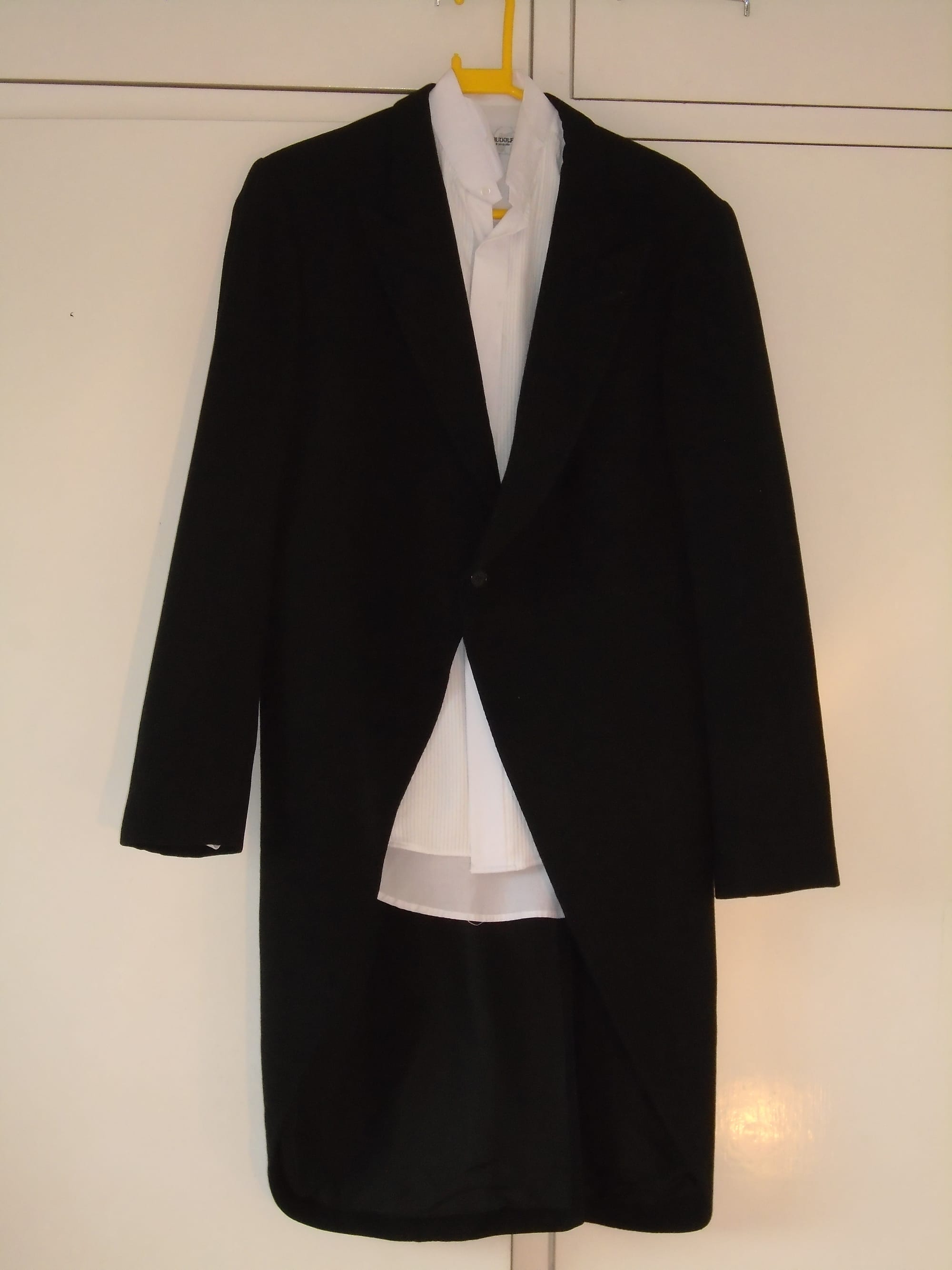 1050 Black Tailcoat 38"