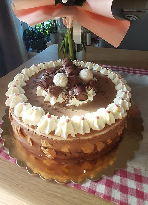 Kinder Bueno torta