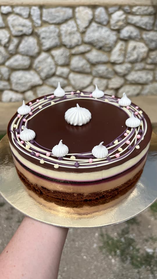 Áfonyás csokoládé mousse torta