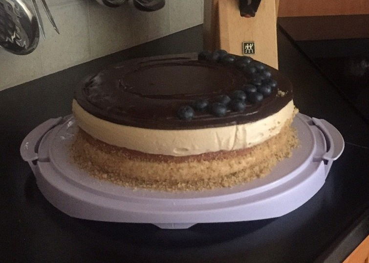 Málnás kávé torta karamellel