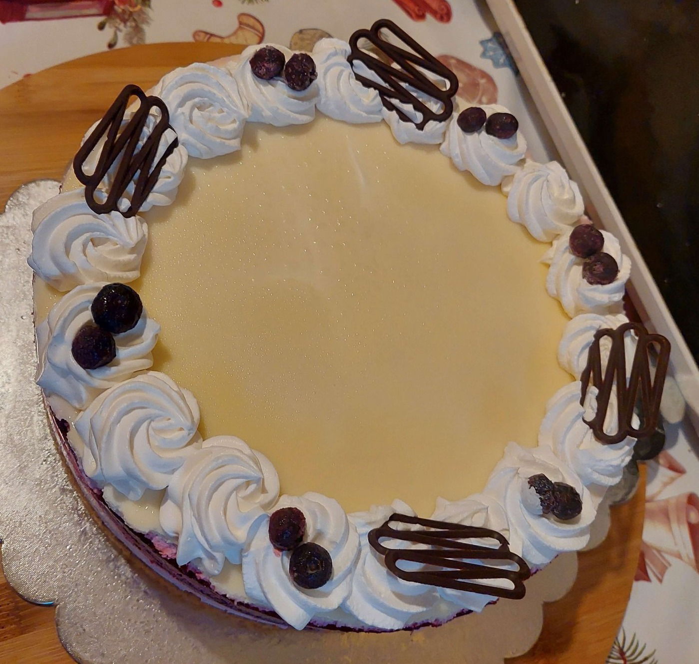 Erdei gyümölcsös joghurt mousse torta