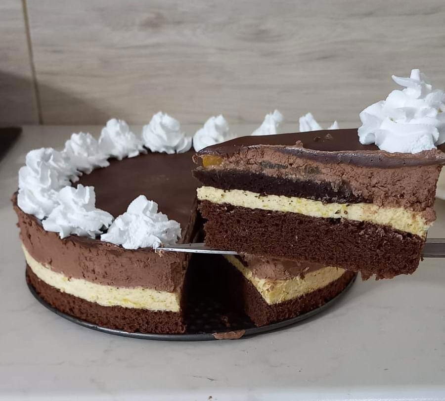 Sacher mousse torta