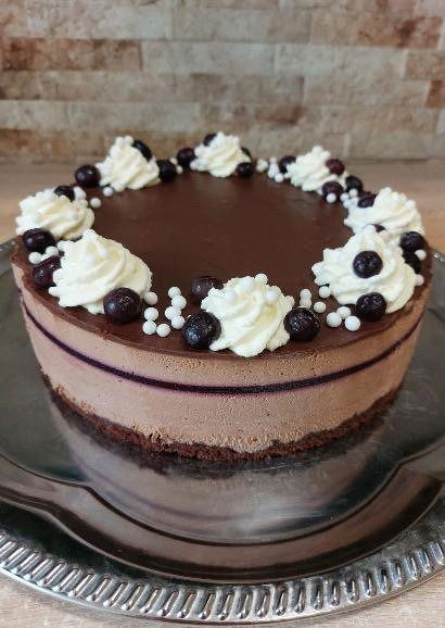 Áfonyás csokoládé mousse torta