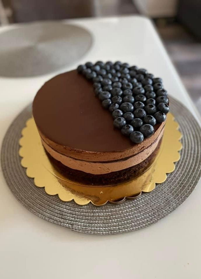 Áfonyás csokoládé mousse torta