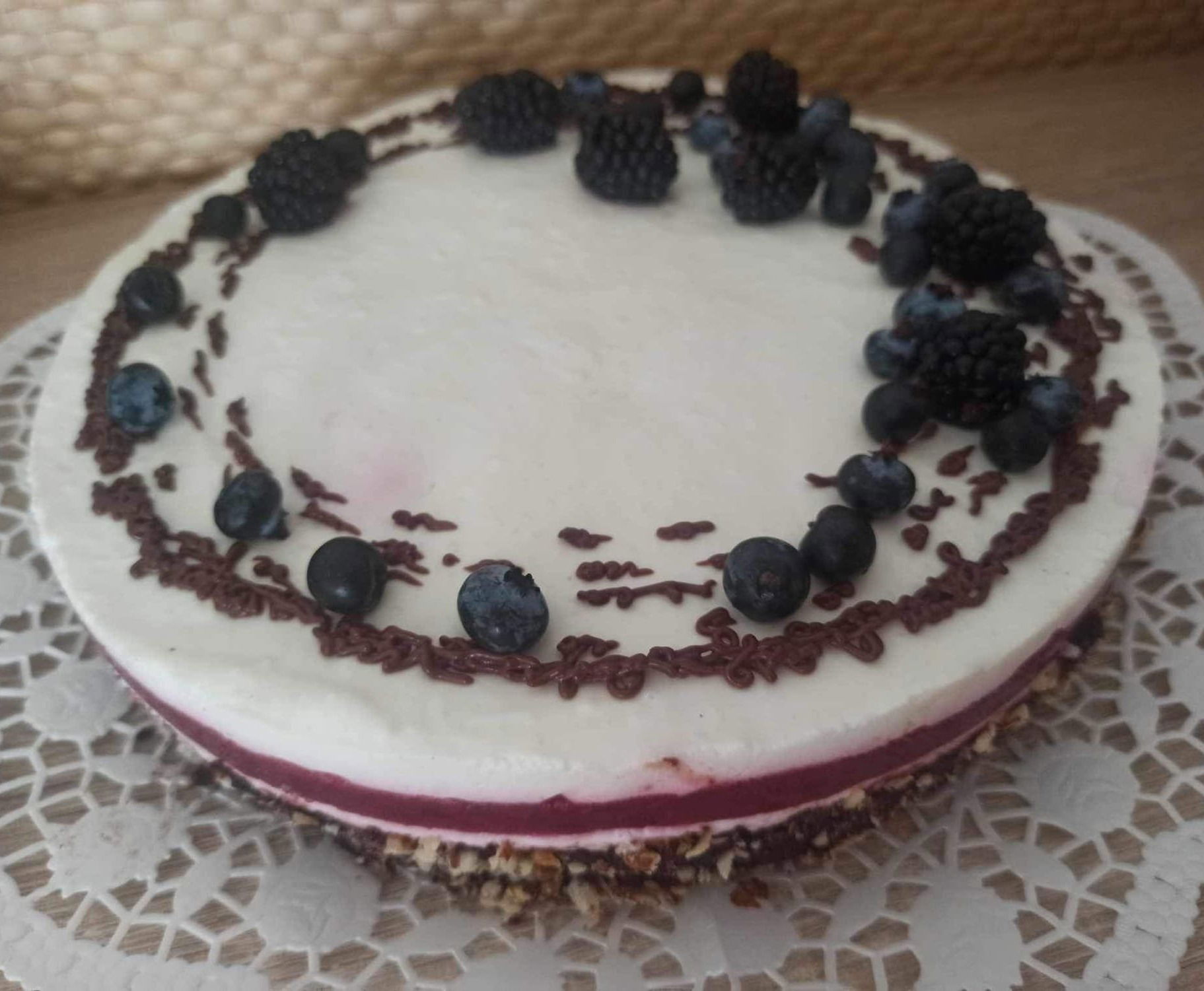 Erdei gyümölcsös joghurt mousse torta