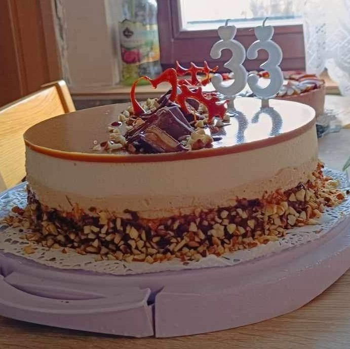 Fehér csokis sós karamell torta