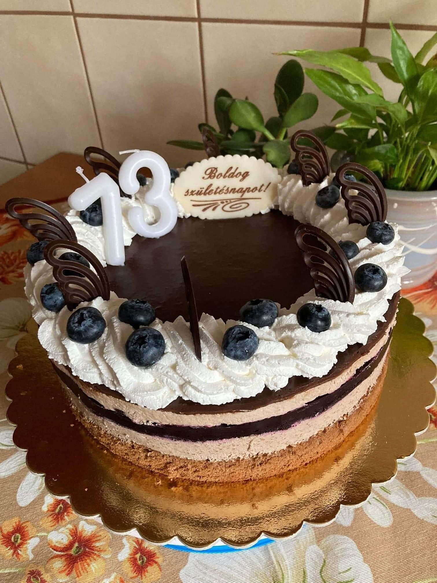 Áfonyás csokoládé mousse torta