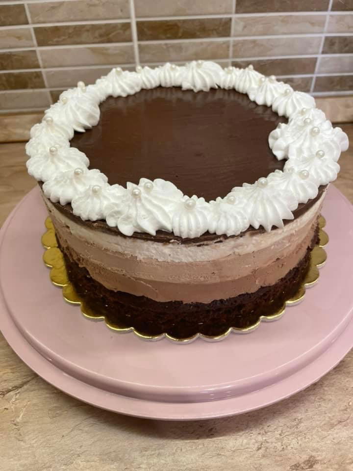 Triplacsoki mousse torta