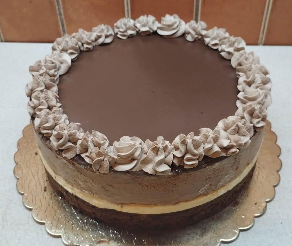 Sacher mousse torta