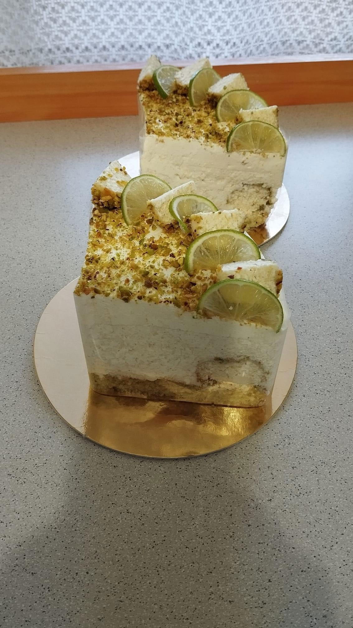 Pisztáciás túrógombóc torta