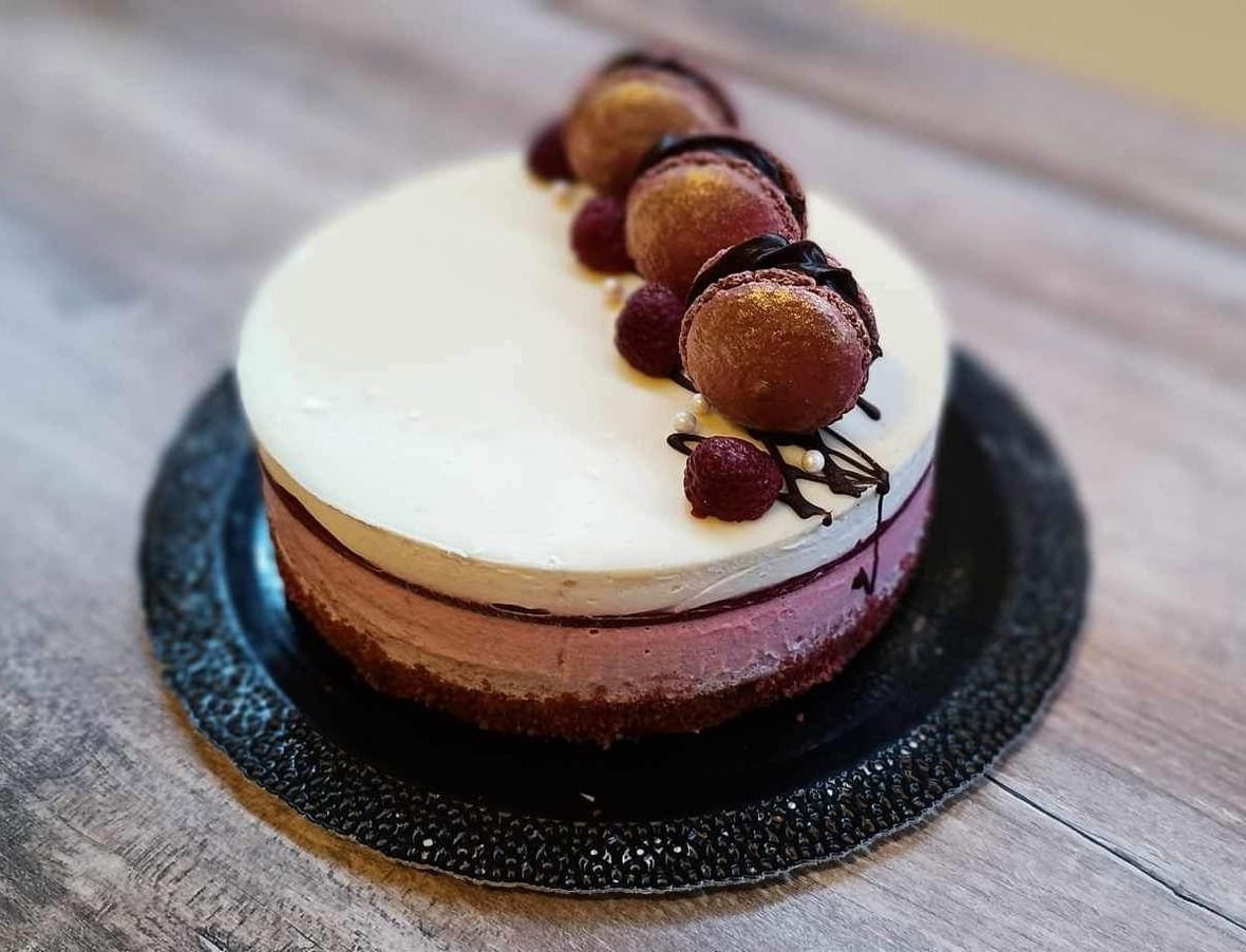 Erdei gyümölcsös joghurt mousse torta