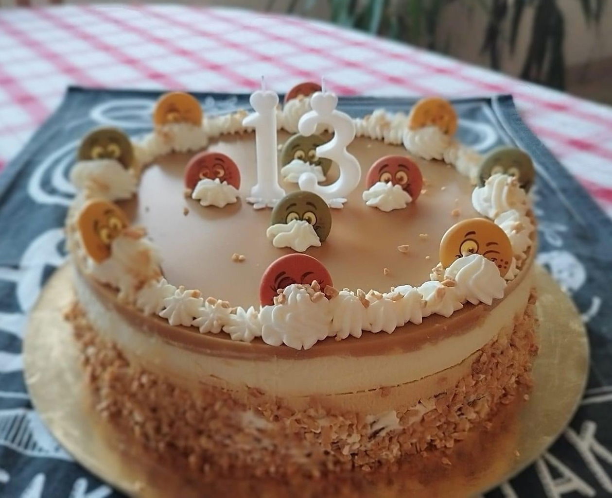 Fehér csokis sós karamell torta