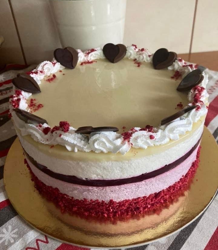 Erdei gyümölcsös joghurt mousse torta