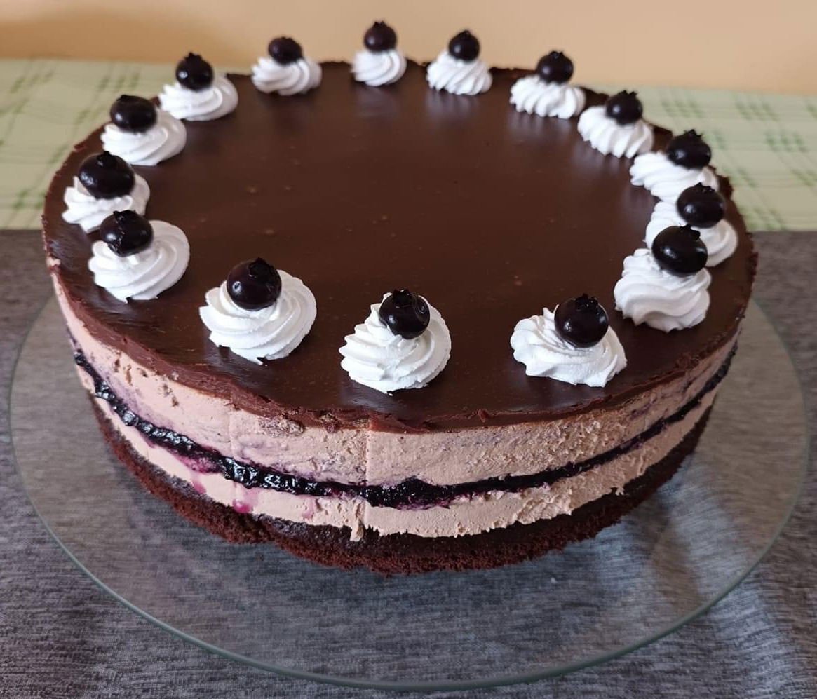 Áfonyás csokoládé mousse torta