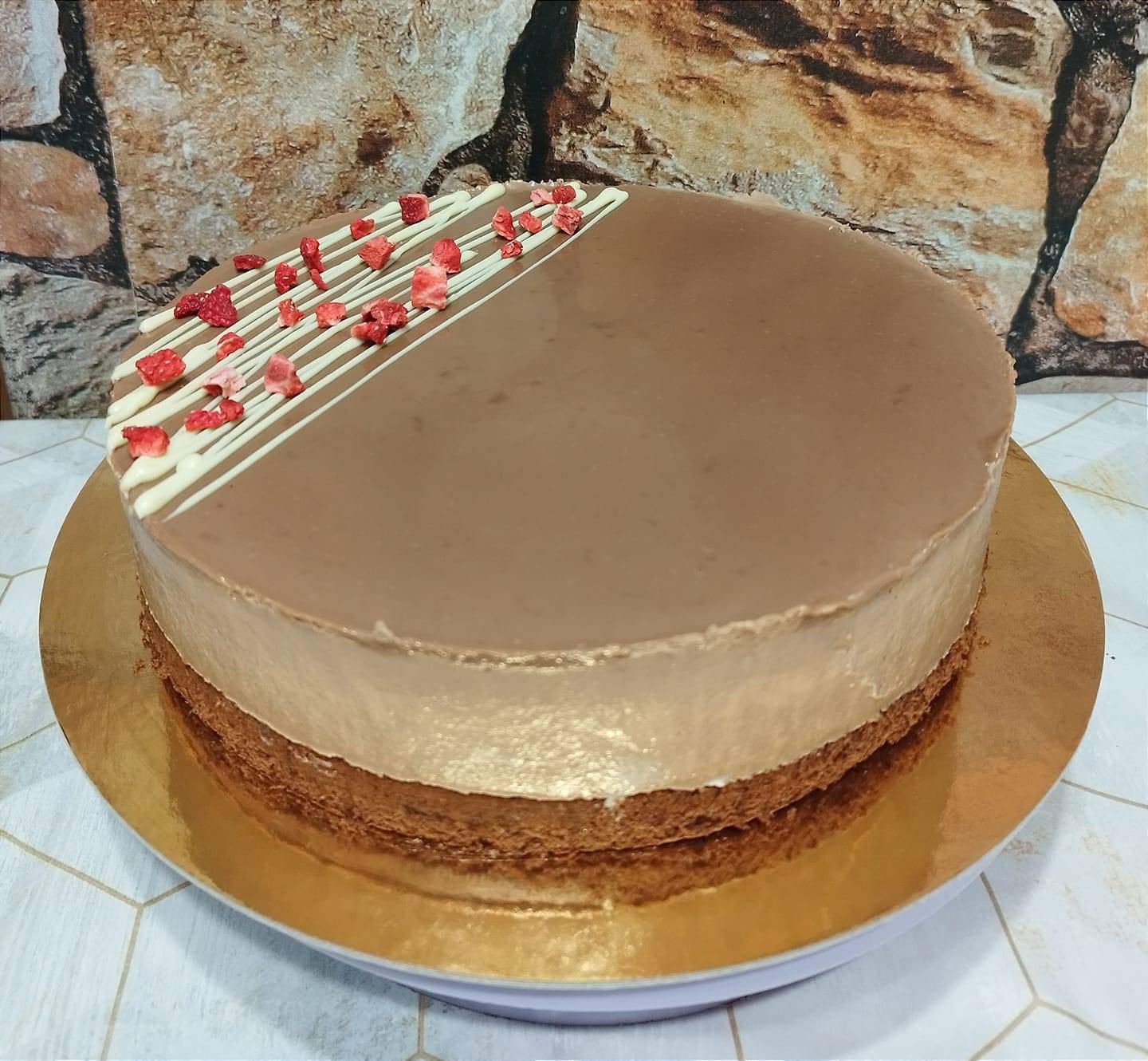 Egyszerű gyümölcsös csokoládé mousse torta