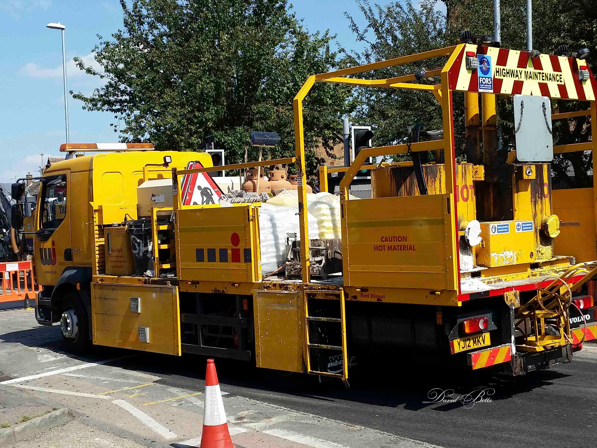 Road-sign Painting Vehicle