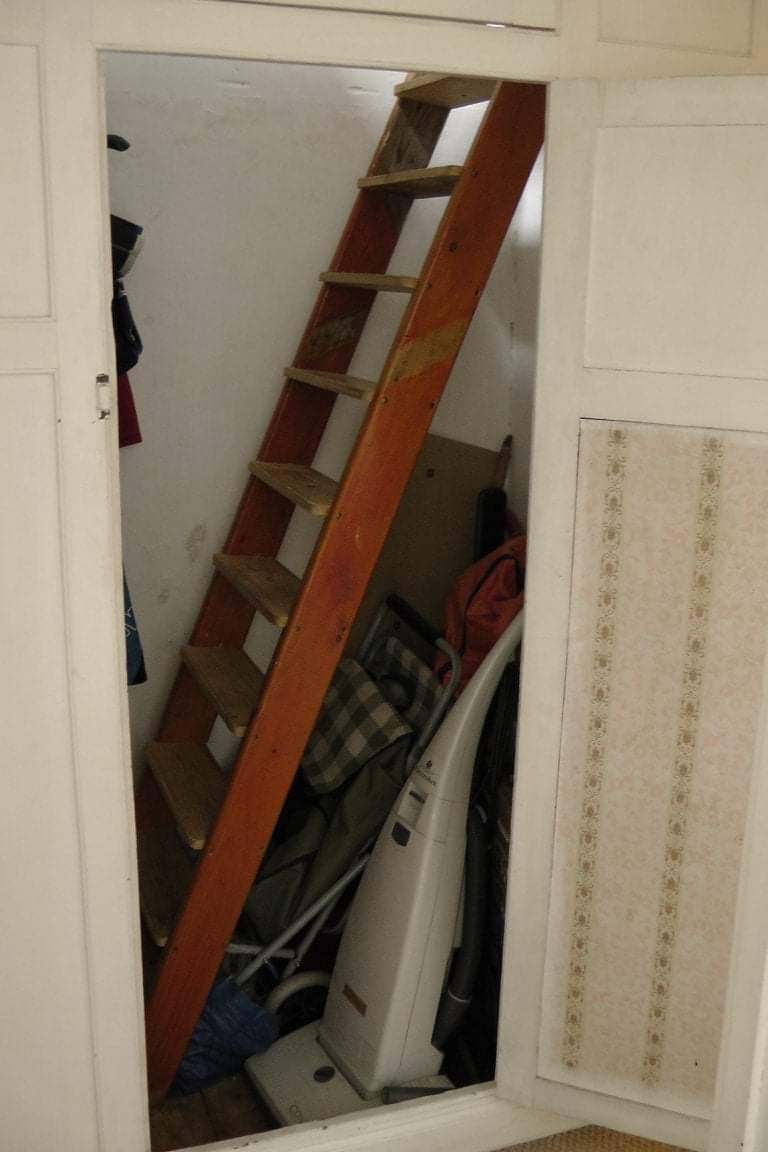 Attic shipstyle ladder 