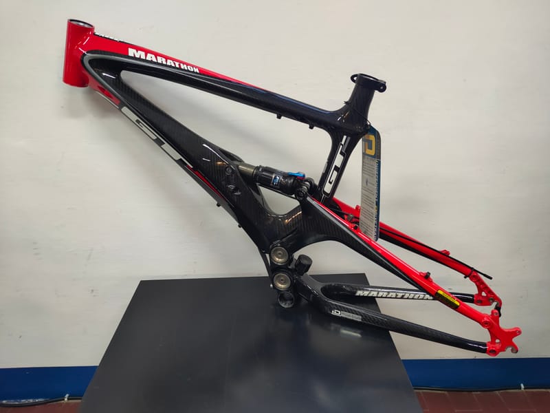Telaio MTB carbonio Ammortizzatore