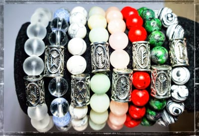 A karkötők viselése, tisztítása