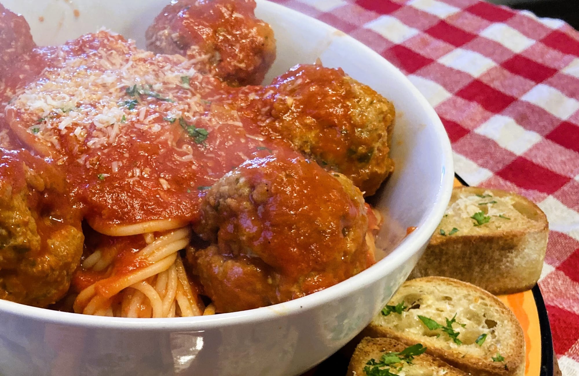 Classic Spaghetti & Meatballs