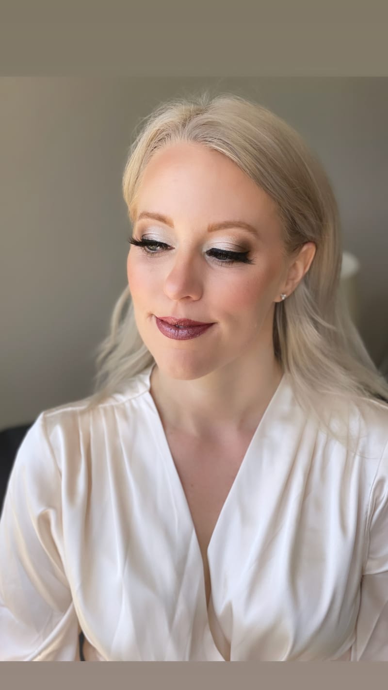 MAKEUP
