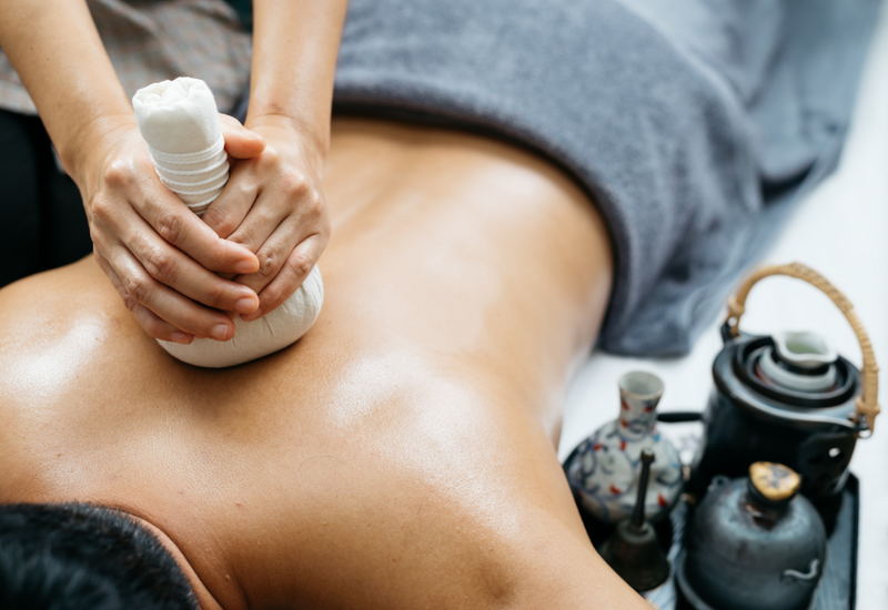 THAI HERBAL MASSAGE