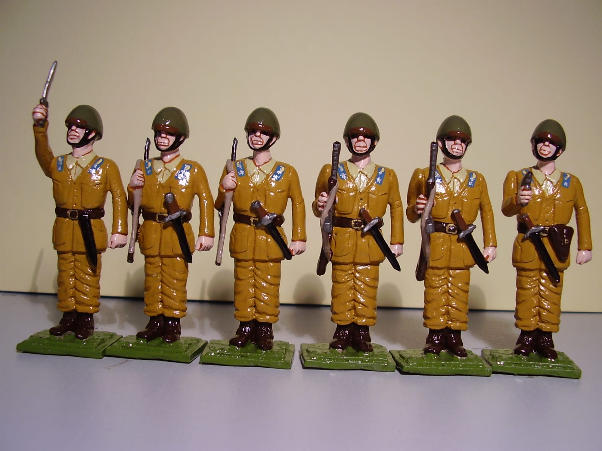 Paracadutisti italiani in elmetto - Divisione Folgore 1942