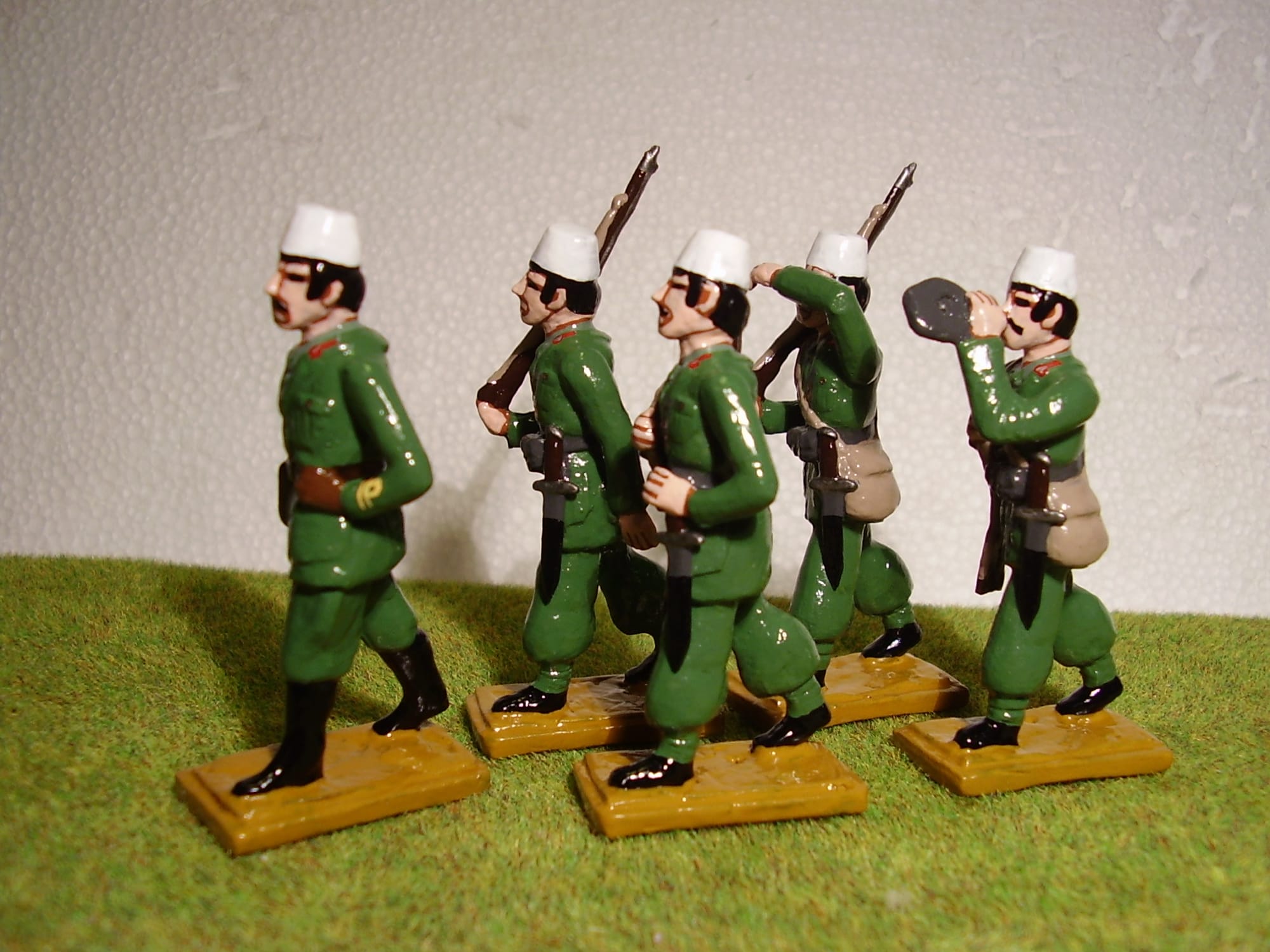 Regio Esercito italiano , Guardia Reale Albanese con fez -Albania 1939
