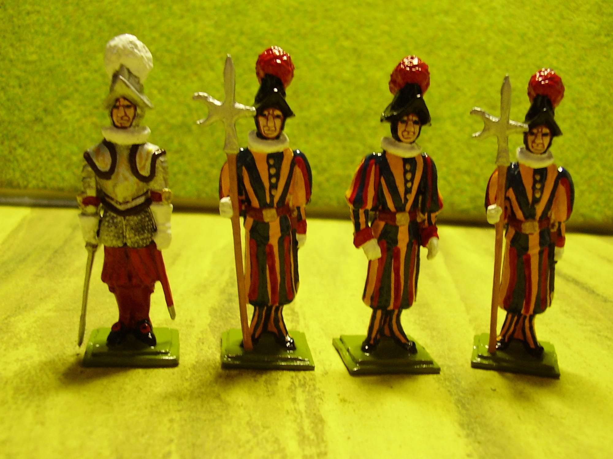 Città del Vaticano -Capitano Comandante delle Guardie Svizzere in uniforme di Gran Gala  e Guardie in alta uniforme