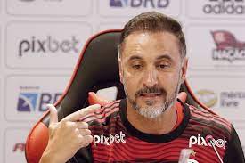 Vítor Pereira quebra silêncio após recusar Corinthians e acertar com Flamengo: “Não menti”