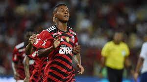 Matheus França marca em vitória do Flamengo e elogia Vítor Pereira