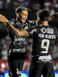 TIMÃO VOLTA A VENCER NO MORUMBI ADSON BRILHA COM 2 GOLS E O TIMÃO QUEBRA TABU NO MORUMBI. VEJA